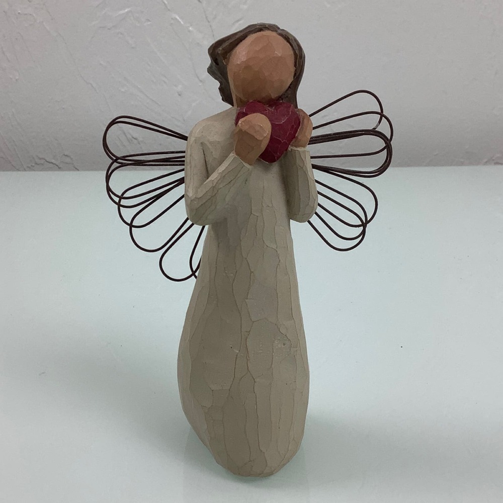 Vintage Willow Tree Angel of the heart figure by Susan Lordi 2000 4.75 tall EUC